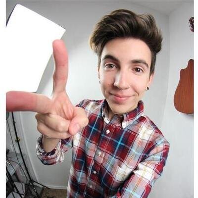 ι ❤ @MyGenuineFind. fσℓℓσω нιм. му иαмє ιѕ αмвєя :∂ 100++ νєяιfιє∂ α¢¢συитѕ αяє fσℓℓσωιиg. :∂▲ I ❤@F0reverBr0ken's reference ❗