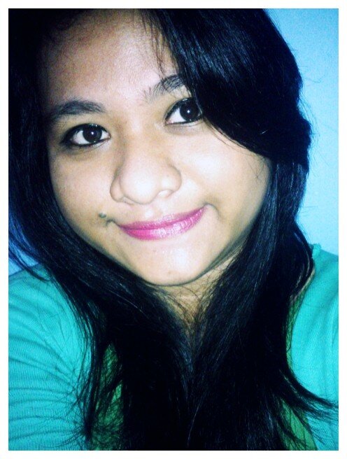 Me..  Smile  Pndiam Pinter sh ga sdang  Baik kata org n kata gw shh biasa aja.. Hhee Truss tsrah loo dewhh.. Qu winarti.siregar tgl lhr 22/11/91 qu 100% kristen