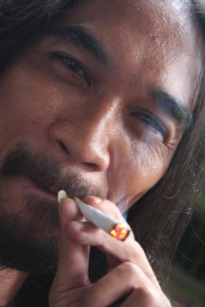 penulis freelance, cinta Indonesia meski bangsanya banyak yang menyebalkan . . .
