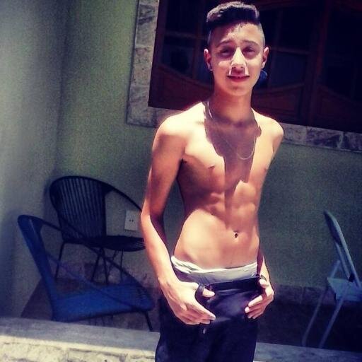 A vida é curta , mas meu pinto não .