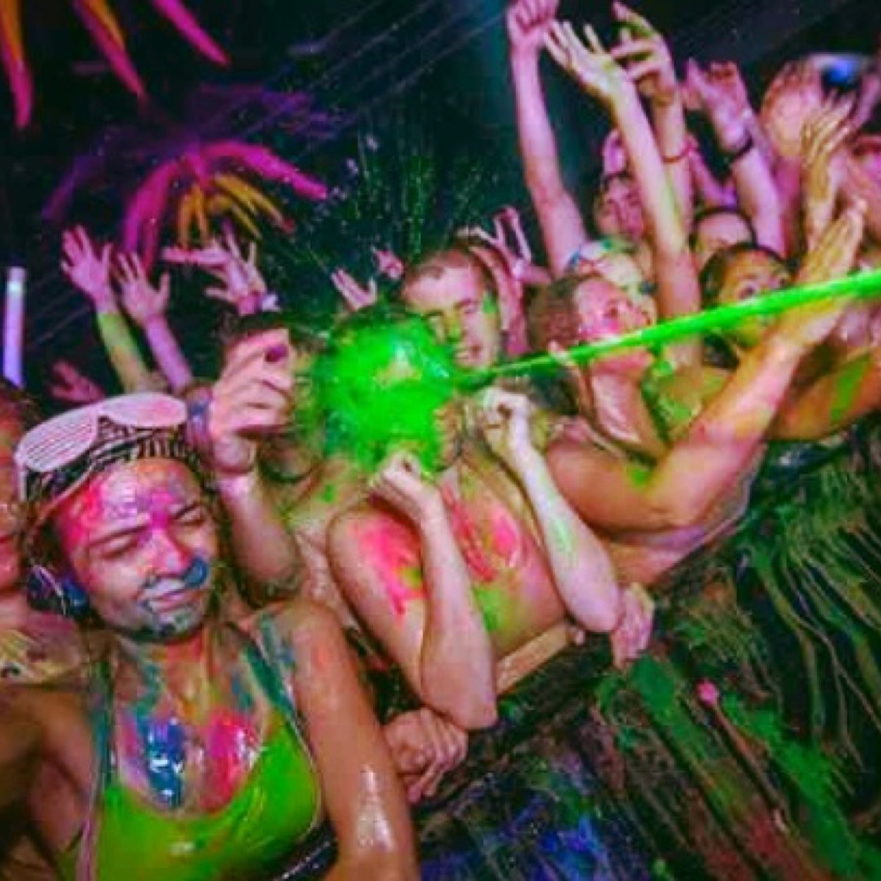 ️☀️Raves All Around The World ☀