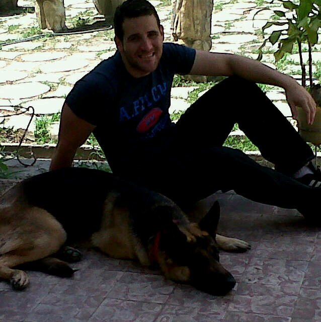 ￼Soy de los que piensan que ￼si te mantienes haciendo lo correcto, el éxito llegara ya que la manera de triunfar en la vida es por el constante esfuerzo.