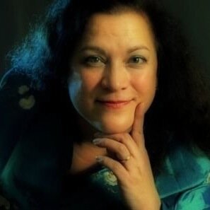 Creative Coach, Visual Artist, Photographer, Networker, Socialmedia, Wordpress, Loving Mom of Sebastiaan, Twin Soulmate of Hans - all in English & Dutch