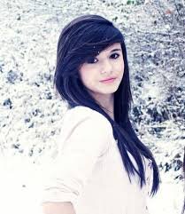 hey ! moi c'est Julia-18 ans-vampette. viens ont va s'entendre..