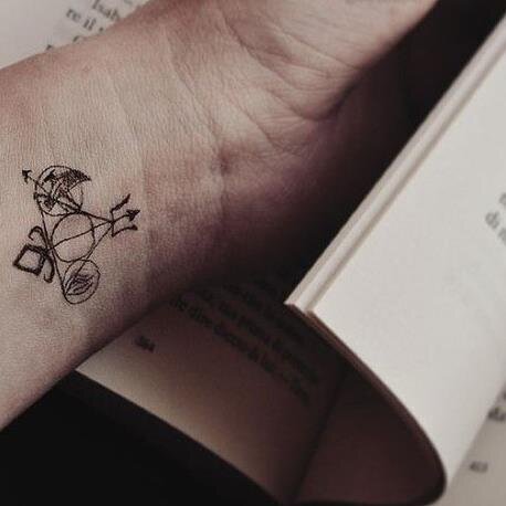 BookxQuotes's profile picture. I've lived a thousand lives, i've had my fair share of adventures