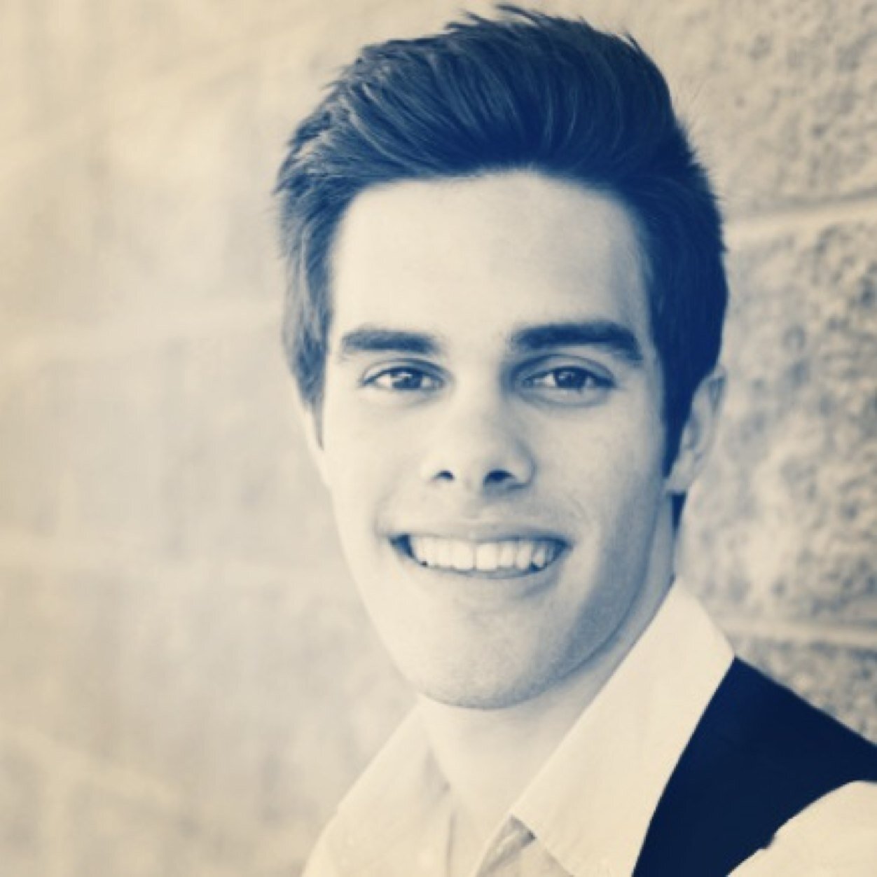 Hey guys I'm Jordan! I live to have a good time, music is my passion and lifeguarding is my proffessIon. Hit me up!