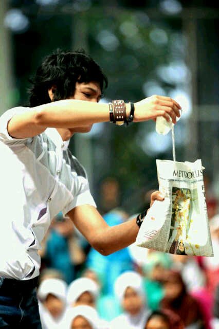 Professional Magician | Private study magic | Show street & stage magic | Magic Shop Kebun Sayur Plaza Balikpapan,lantai 1 | Cp : 085246418464/Pin : 220879C3