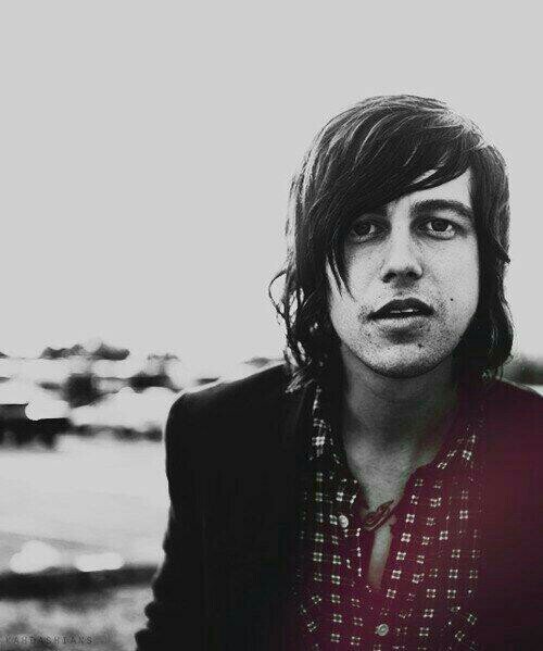 Free follow. Follow @ptvjade instead. c: