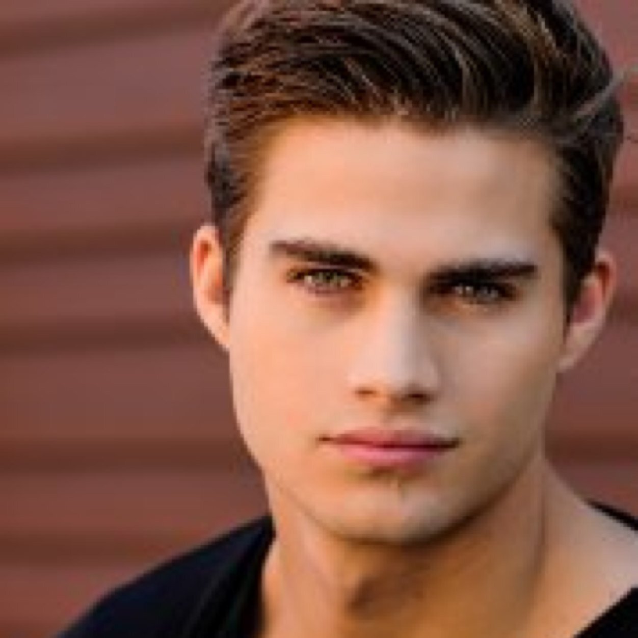 Hey im Asher I'm the head of the Volley ball team and I'm dating @FakingDylansrp