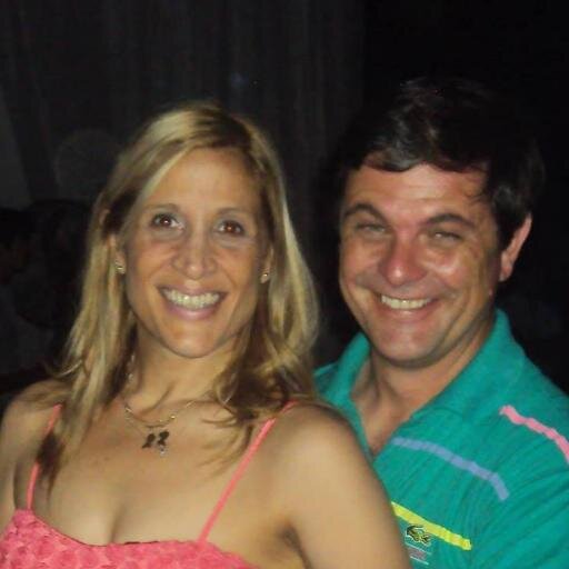 Mamá del Tomi y la Consti, casiesposa de Javier Meyer, Intendente de Las Rosas, leprosa 100%, laburante, aseguradora, ama de casa, y demás. Rubia de nacimiento!