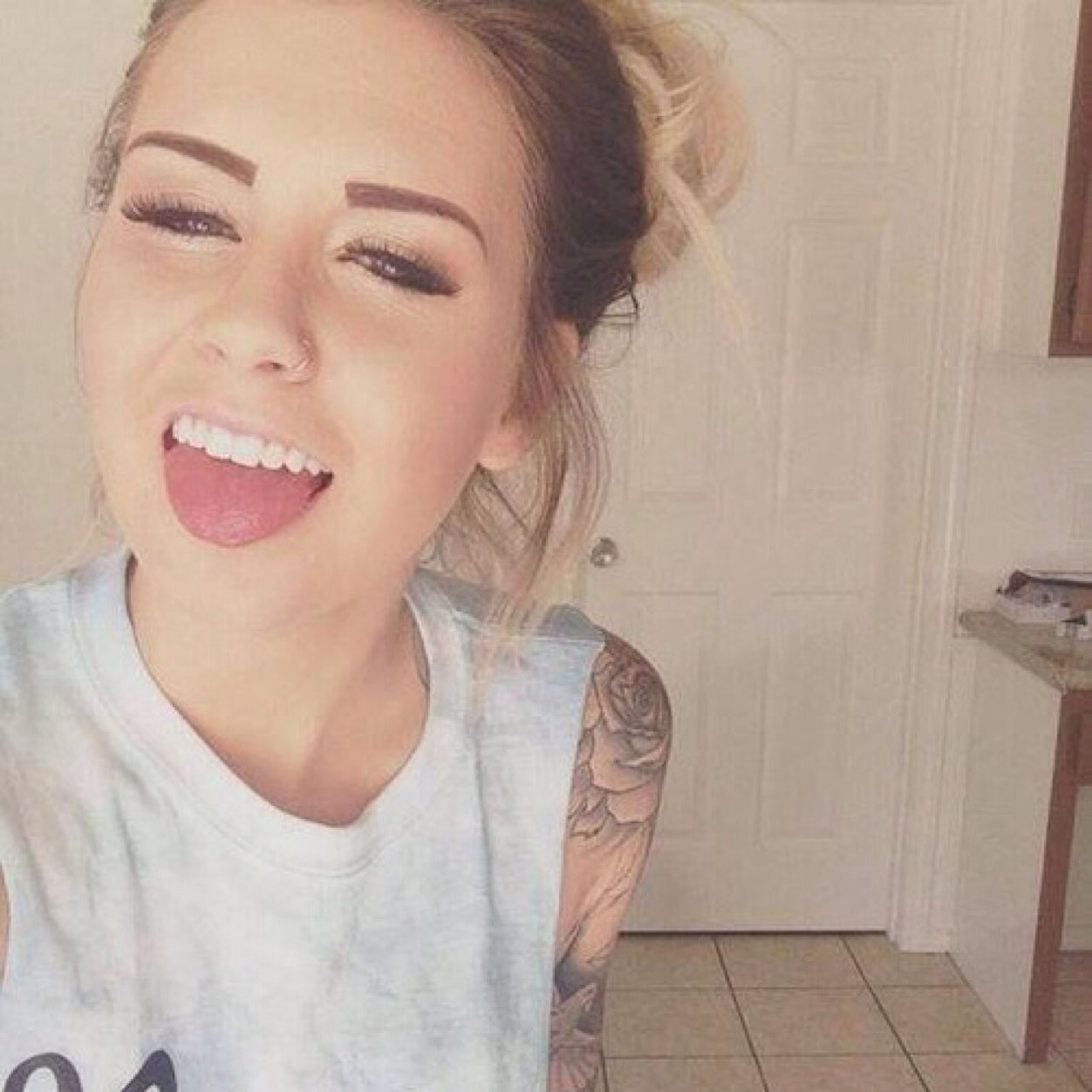 Josephine Nicole• Bisex• Acida• Stronza• Apatica• {-Fuck you. -Fuck you too ❤️}