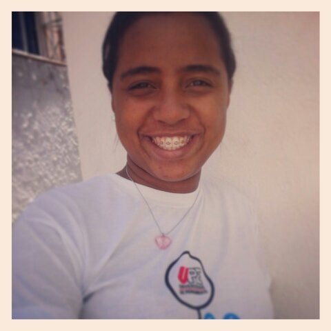 Não quero que finja sentimentos por mim, não quero que segure a minha mão se tem a intenção de soltá-la. Só quero o que for verdadeiro. *-*