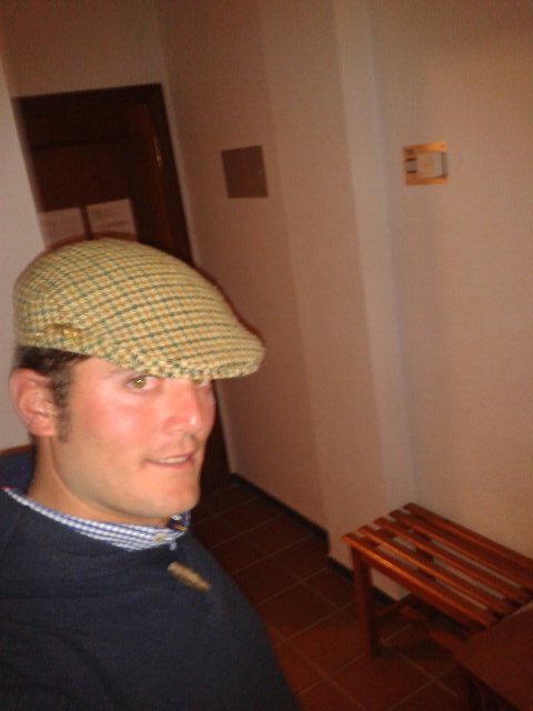 ronpebragas607's profile picture. 