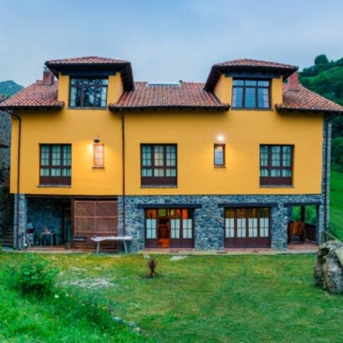 Hotel Rural en la zona de Cangas de Onis y Los Lagos de Covadonga. Situado en Gamoneo de Cangas donde podras degustar el famoso Queso de Gamoneo.