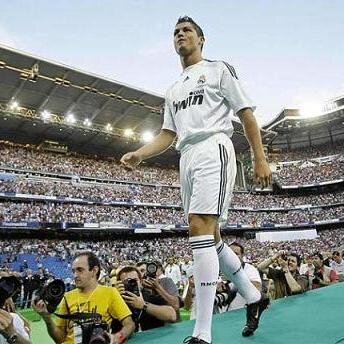 MrPepeeRS's profile picture. 'Un BMW estampao en la rotonda' Todos por igual y nadie por delante .