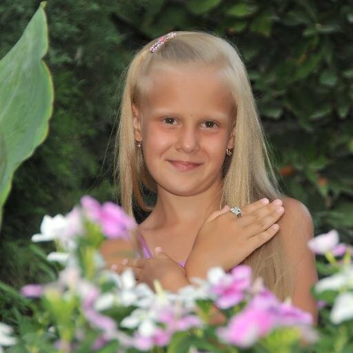 CrazyMinionchik's profile picture. Меня зовут Дина мне 12 лет до безумия люблю миньонов :) А ещё очень люблю читать фантастику. кто такой же добавляйтесь :)