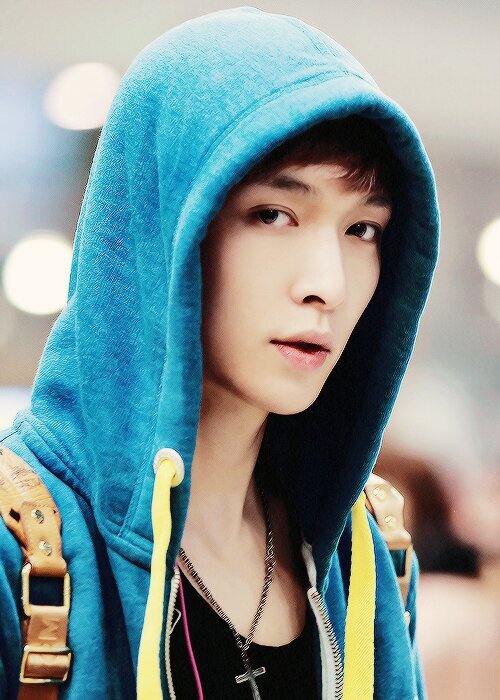 Don't follow this account. Follow @osm_jaenari or @hwanxingg for a free follow instead :)