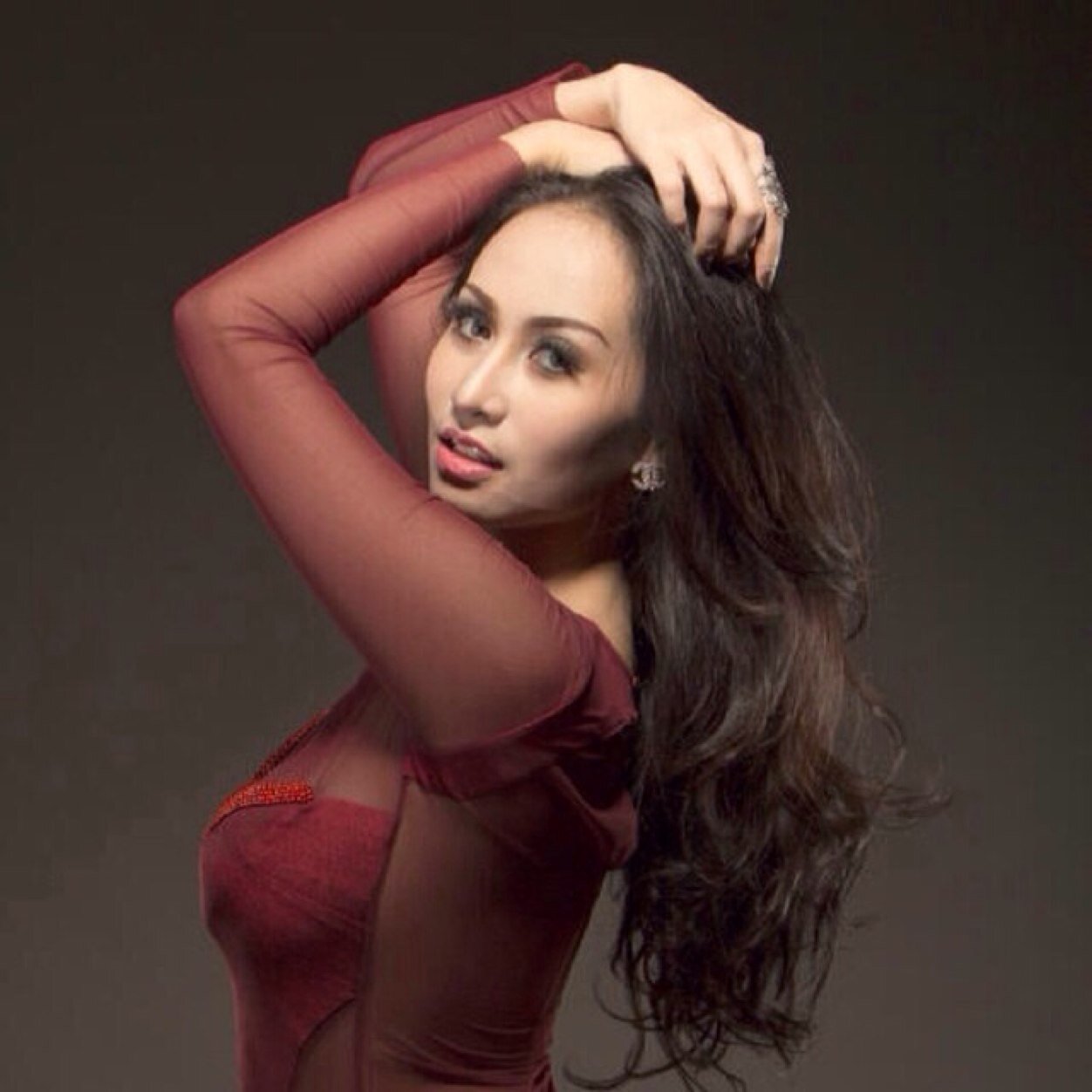 Actrees,Model and host in TransMedia group! And model in Popular magazine and Mata lelaki CP : Andre (Manager) 085731345395