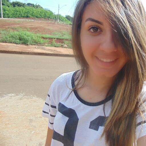 Não tenho tempo pra mais nada, ser feliz me consome muito.