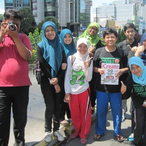 hitam aliran ku bukan berarti sesat jalan ku