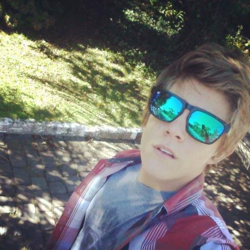 GabrielPints's profile picture. Sempre acontece o tempo para quando to do seu lado...