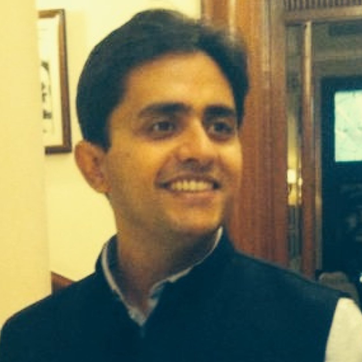 Amitabhs_iiml's profile picture. तस्मादुत्तिष्ठ कौन्तेय युद्धाय कृतनिश्चयः                           So Rise 'O Son of Kunti Into Battle With Resolve  #BhagwadGita