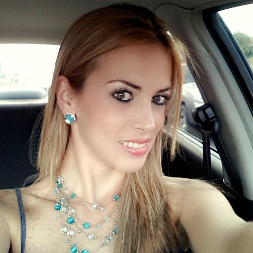 adritoffolo's profile picture. Licenciada en Quimica, diseñador grafico frustrado jejeje, geminiana al 10000%, romantica empedernida y mas llorona que nadie!!! ;)