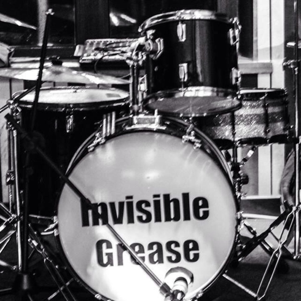Rob Pierrepont - Bass! Chris 'beef' Thawley - lead guitar & backing vocals! Martin Taylor - drums! Craig Thawley - rhythm & vocals! LET THE PEOPLE KNOW!