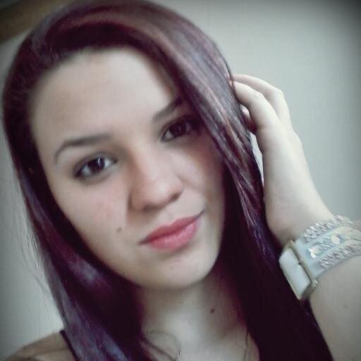 Vivo pra seer feliz, não vivo pra ser comum ♫♪  ღ                                          segue ai @brunaa_fee