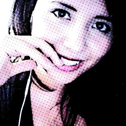 YatzuaItzel's profile picture. Yatziri Vargas; le gustan los claveles, y las cosas simples de la vida  le parecen emocionantes, lo mejor para ella es vivir.