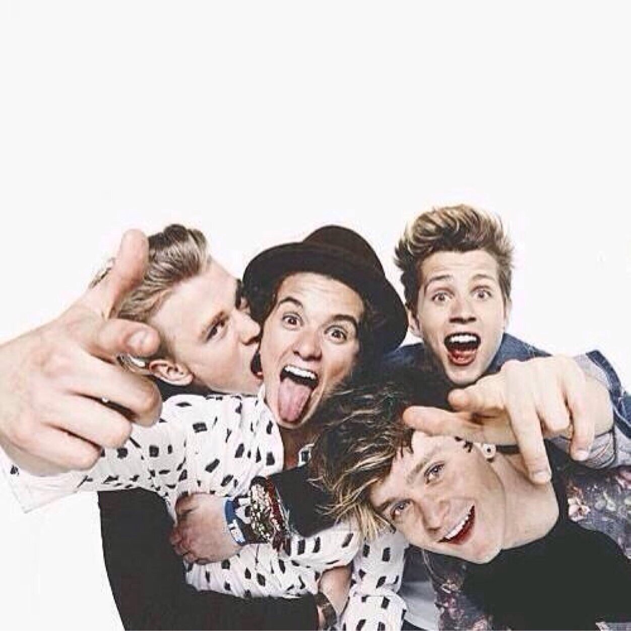 @TheVampsband fan page! @TheVampsTristan followed 13/2/14 MYLIFE.=bands&bands&bands