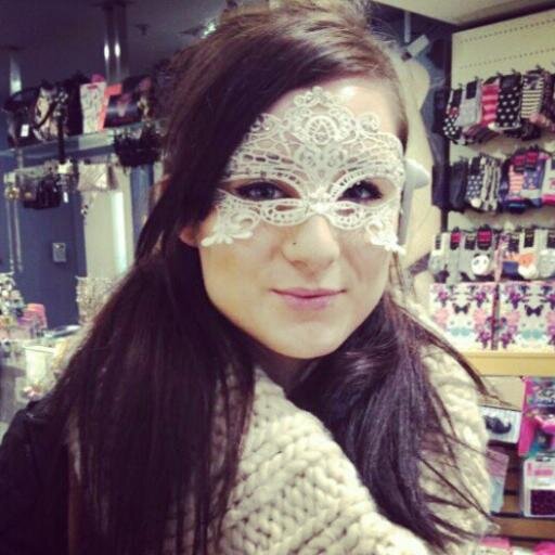 ChloeHampton19's profile picture. 