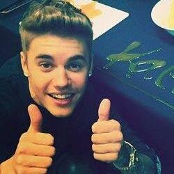 JUSTIN BIEBER , PAIXÃO MAIS Q PAIXÃO :'(