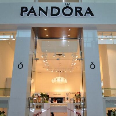 Pandora yorkdale mall deals