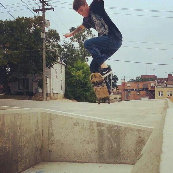 AgntCodyDanks's profile picture. Everyone knows it doesn't take rocket appliances to steal a bank machine