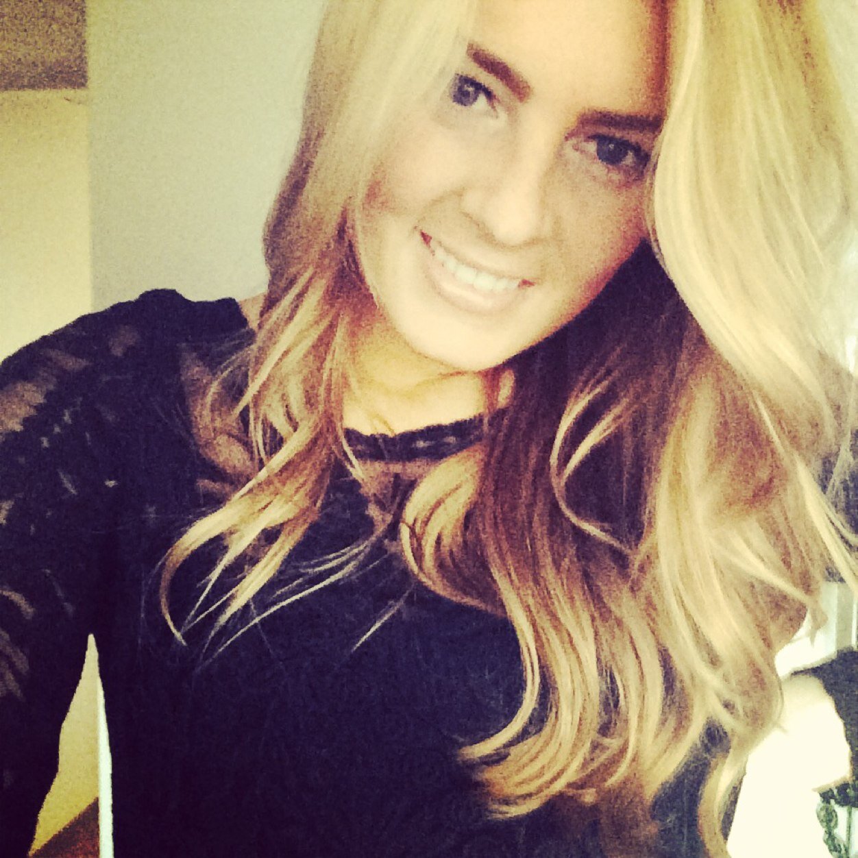 Sharona_91's profile picture. Student; media, information & communication: profile media, marketing &publishing. #student #marketing #media