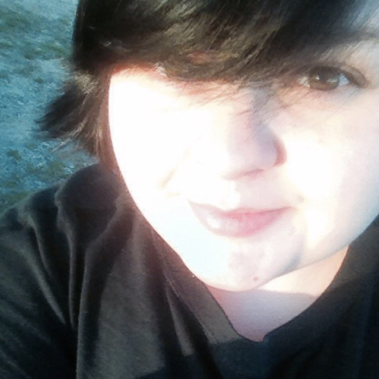 Assy here :3 I LOVE BANDS!! OM&M, ADTR,Crown the Empire, Suicide Silence, Memphis May Fire, MIW