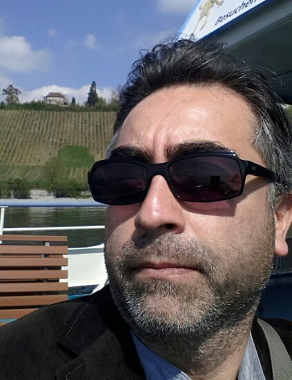 Gezmeyi , Kitap okumayı ve Göl Kenarinda Balik tutmayı severim.