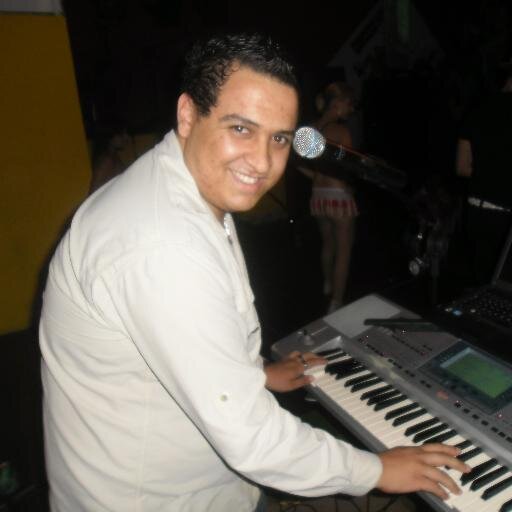 Cantor-Compositor-MultiInstrumentista, Católico, Chavesmaníaco, Fã da Tecnologia, De Camaçari-BA para o mundo!! Desde 1990 graças a Deus!!