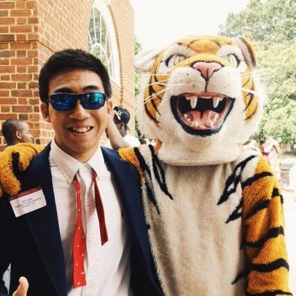IanVLaya's profile picture. Ian [ee-yen] :a southern conservative who loves God, Belles, and Southern Proper. Inspiring preppy gentlemen since 2013. Liberty University #keepitclassygents