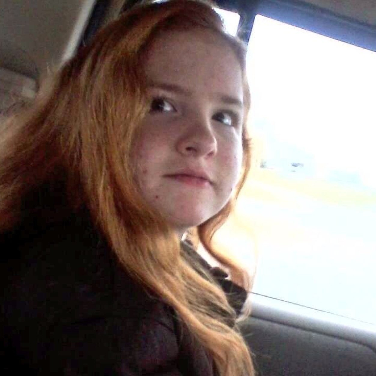 My real name is Ambrea Nicole Shumake,im inlove with luke hemmings and harry styles, i have red hair, greenish hazel eyes, im 14 yrs old, and im irish/german :)