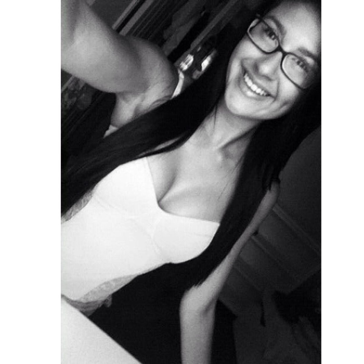 tiffmoura's profile picture. ∞