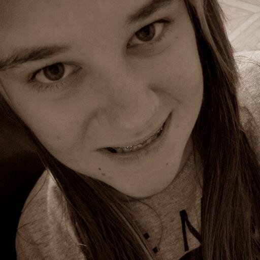 larissatessmer1's profile picture. 