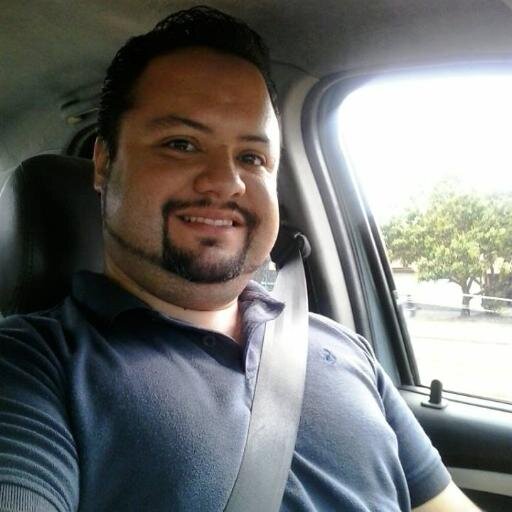 Amante de la familia, de los gratos momentos, haciendo de cada uno de ellos la historia de nuestros recuerdos...