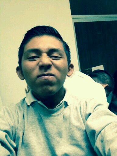 Siempre persigue tus sueños y nunca te des por vencido :3