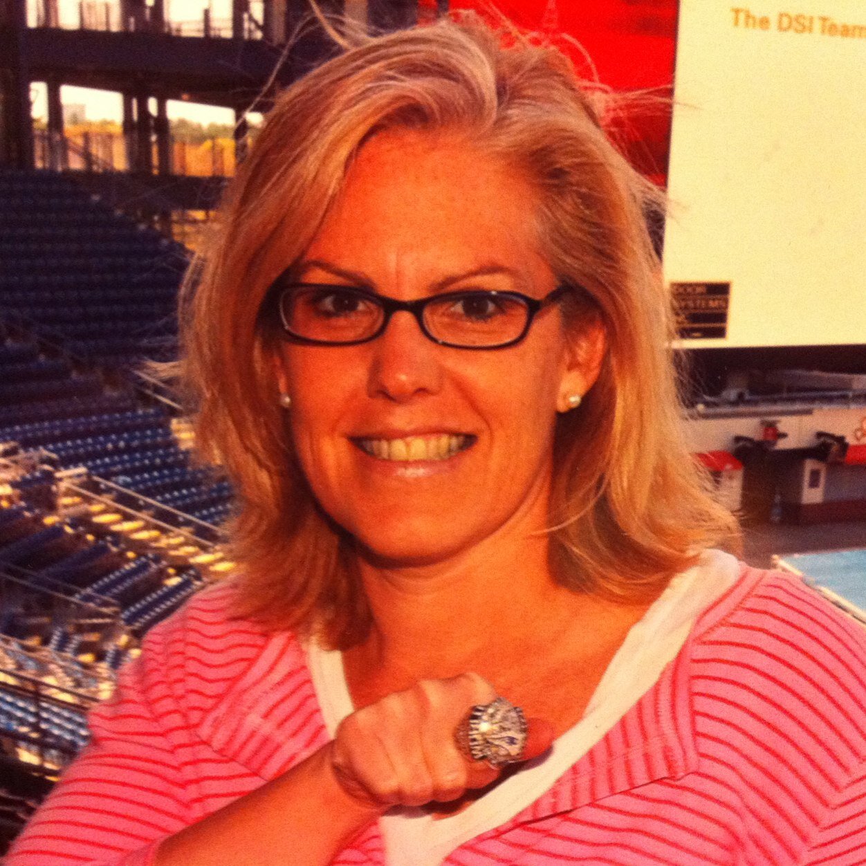 Avid football fan, fantasy football player, and Pats STH! Love Stevie Nicks, St John, and massages. I work hard and play harder- finding balance in all I do.