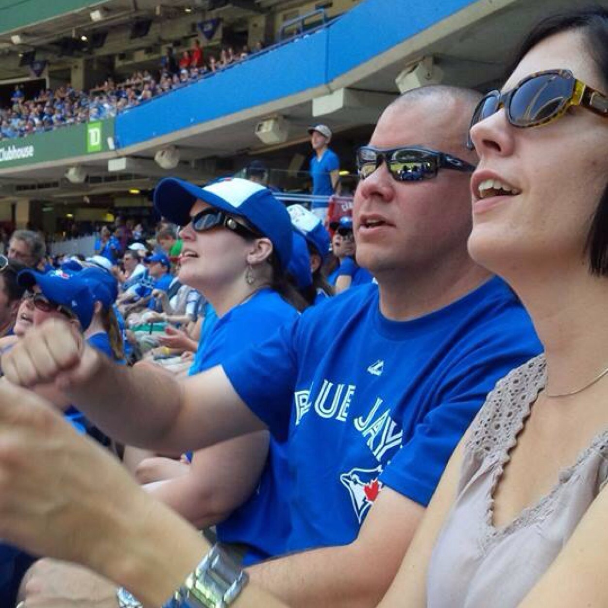 Dad and husband to my girls. I love my family, friends, sports and gambling.