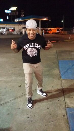 centhead1's profile picture. 