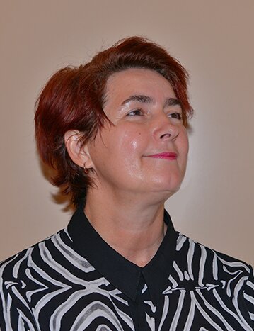 Fatima Suljagic is a graphic artist/manager, works for Fatima Suljagic Art Gallery, Werribee, Australia. Please check our website for more details.