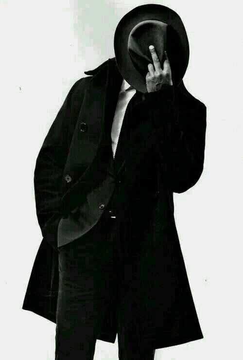 GOLGE__'s profile picture. Günün mesajı; Hava biraz soğusun, gölge veren ağacı unutursun…

Gölgene bak, beni anlamak istiyorsan; O kadar yakın, ama sana asla dokunamayan.*Cemal Süreya*